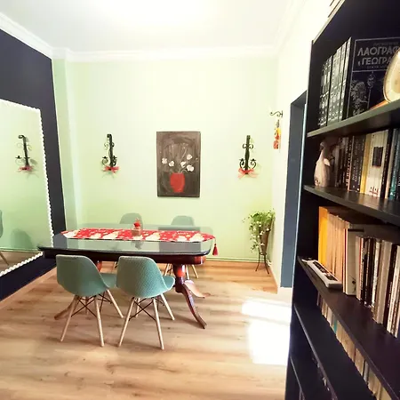 Sweet And Cozy By Sasa Apartment